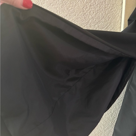 GSTQ Women's Black Cape Jacket - Picture 6 of 10